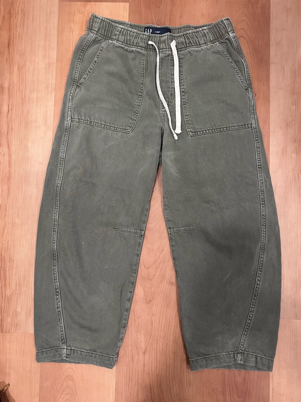 GAP mid rise pull-on barrel jeans